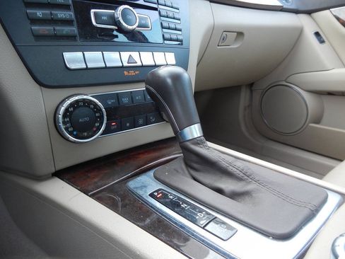 Used 2012 Mercedes-Benz C 250 Sedan image 40