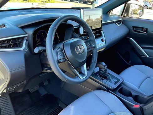 Used 2026 Toyota Corolla Cross SE image 17