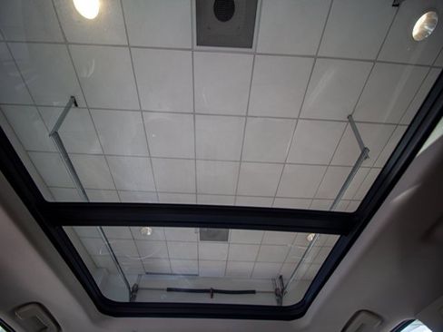 Used 2023 GMC Yukon Denali w/ Denali Reserve Package image 13