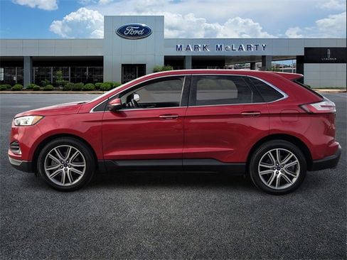 Certified 2022 Ford Edge Titanium image 2