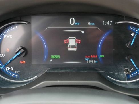 Used 2025 Toyota RAV4 XLE image 27