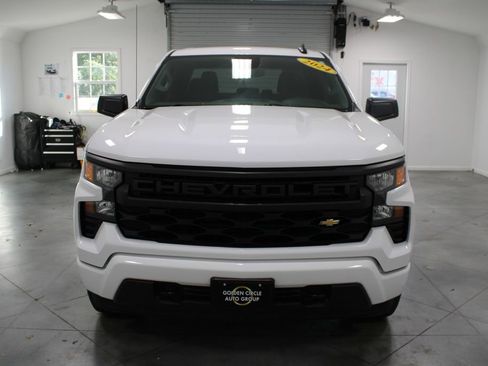 Used 2024 Chevrolet Silverado 1500 Custom image 3