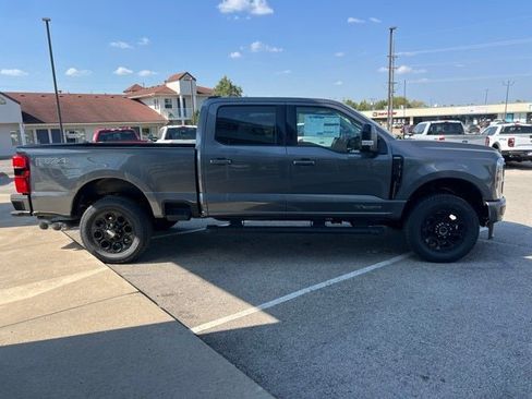 New 2026 Ford F250 Lariat w/ Black Appearance Package image 7