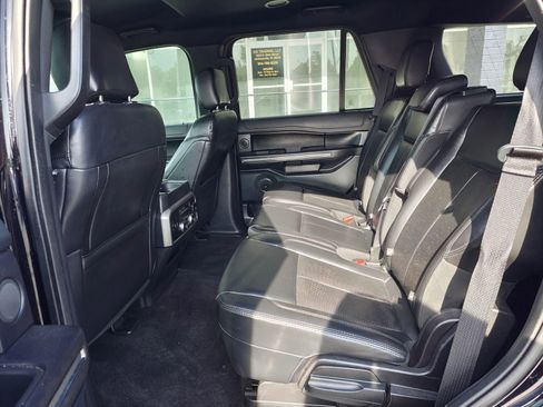 Used 2019 Ford Expedition XLT w/ Equipment Group 202A RWD image 13