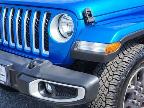 Used 2021 Jeep Gladiator Overland w/ Popular Equipment Package AWD/4WD image 9