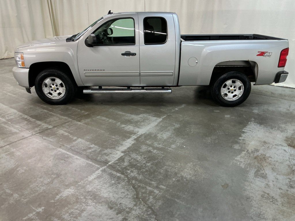 Used 2011 Chevrolet Silverado 1500 LT w/ All-Star Edition AWD/4WD image 4