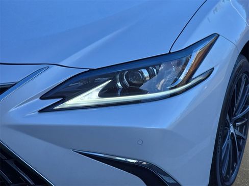 Used 2024 Lexus ES 250 w/ Premium Package image 31