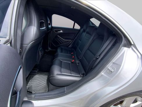 Used 2018 Mercedes-Benz CLA 250 image 20