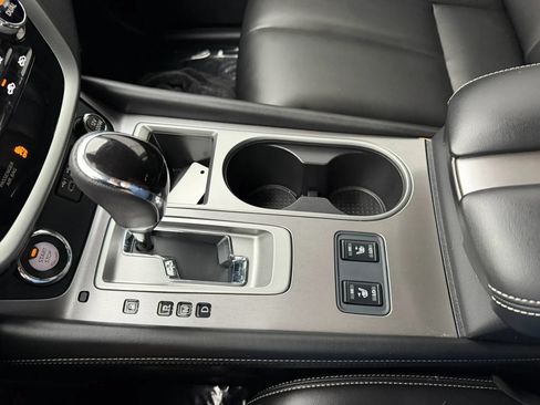 Used 2024 Nissan Murano SV AWD/4WD image 30