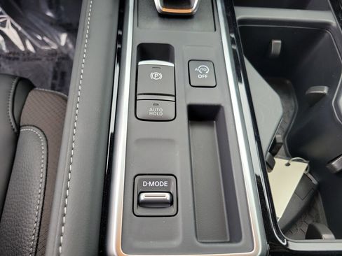 New 2026 Nissan Pathfinder SL FWD image 33