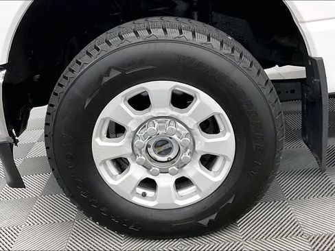 Used 2023 Ford F250 XLT w/ FX4 Off-Road Package AWD/4WD image 10