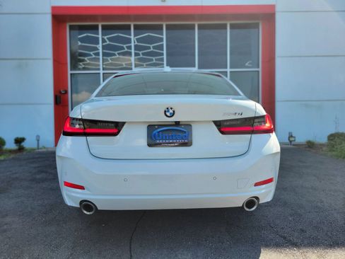 Used 2025 BMW 330i Sedan RWD image 3
