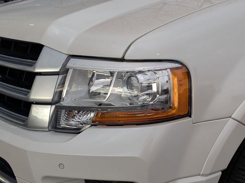 Used 2017 Ford Expedition Platinum image 12