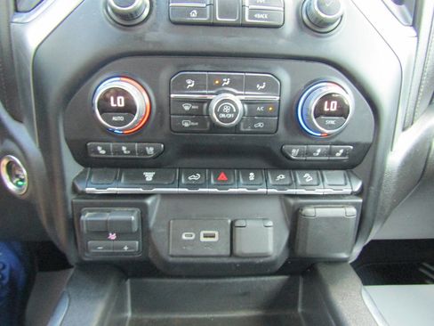 Used 2022 Chevrolet Silverado 2500 LTZ image 15