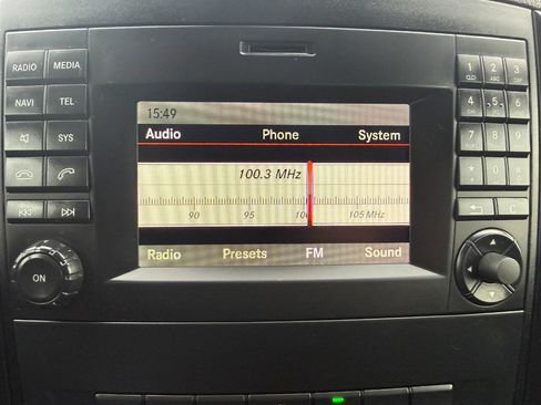 Used 2019 Mercedes-Benz Metris w/ Driver Comfort Package image 34