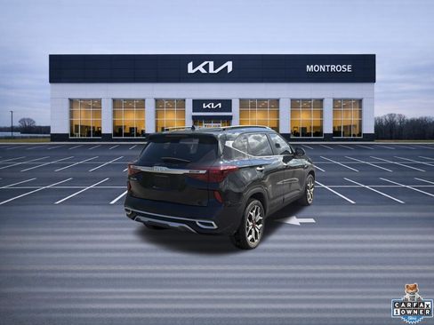 Certified 2022 Kia Seltos SX w/ Sunroof Package AWD/4WD image 5
