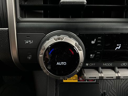 New 2026 Toyota 4Runner 4WD image 31