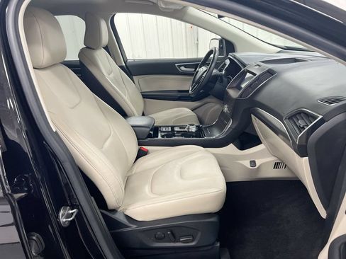 Used 2020 Ford Edge Titanium w/ Cargo Accessory Package FWD image 21
