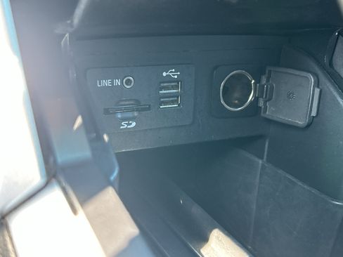 Used 2014 Ford Explorer XLT w/ Equipment Group 201A AWD/4WD image 23