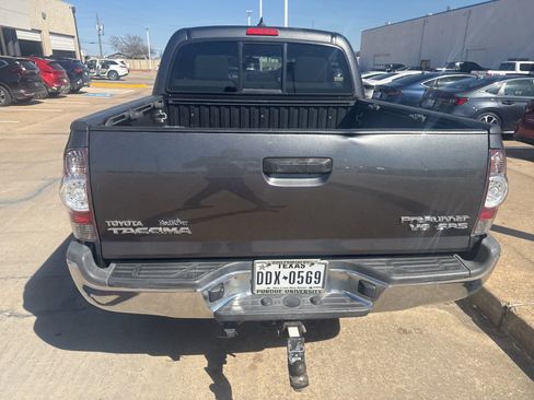 Used 2014 Toyota Tacoma PreRunner w/ SR5 Package image 6