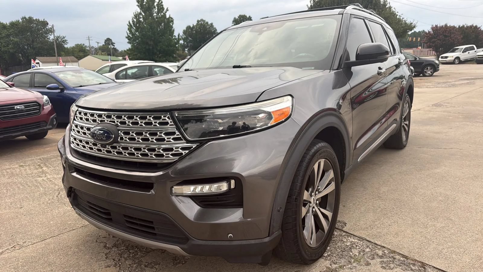 Used 2020 Ford Explorer Platinum w/ Premium Technology Package AWD/4WD image 1