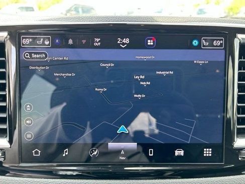 Used 2023 Chrysler Pacifica Limited FWD image 24