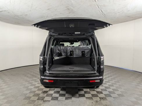 New 2026 Jeep Grand Wagoneer Limited image 9