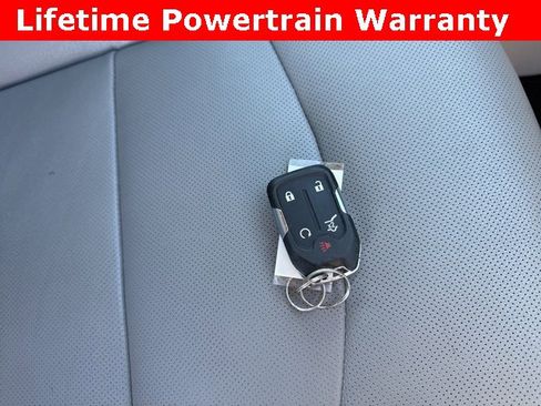 Used 2024 GMC Terrain SLT image 6