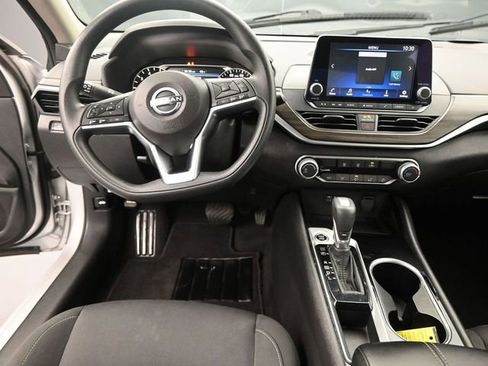 Used 2024 Nissan Altima 2.5 SV image 12