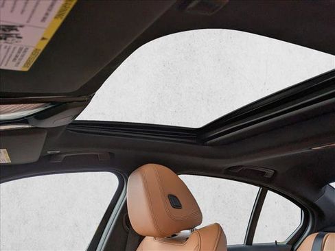 Used 2023 BMW 330i xDrive Sedan w/ Premium Package image 16