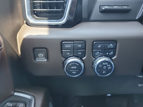 Certified 2024 GMC Sierra 2500 Denali w/ Denali Reserve Package image 30