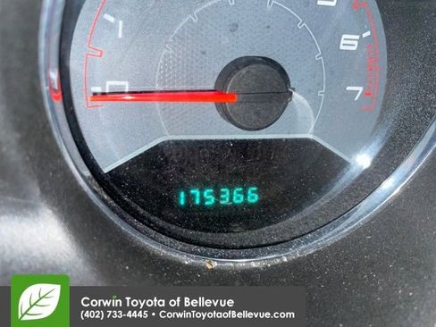 Used 2013 Dodge Avenger SE image 16