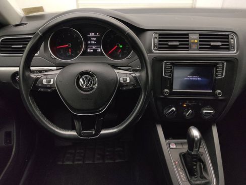 Used 2017 Volkswagen Jetta SE FWD image 22