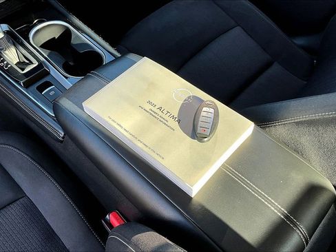 Used 2023 Nissan Altima 2.5 SV w/ SV Premium Package image 33