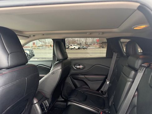 Used 2014 Jeep Cherokee Trailhawk image 31