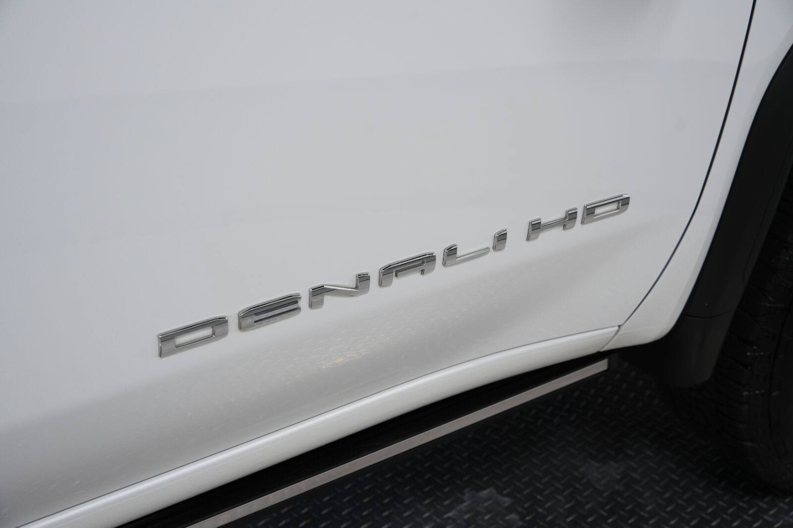 Used 2024 GMC Sierra 2500 Denali Ultimate AWD/4WD image 32