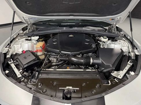 Used 2019 Chevrolet Camaro LT RWD image 8