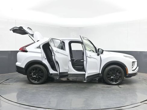 Used 2023 Mitsubishi Eclipse Cross LE AWD/4WD image 51