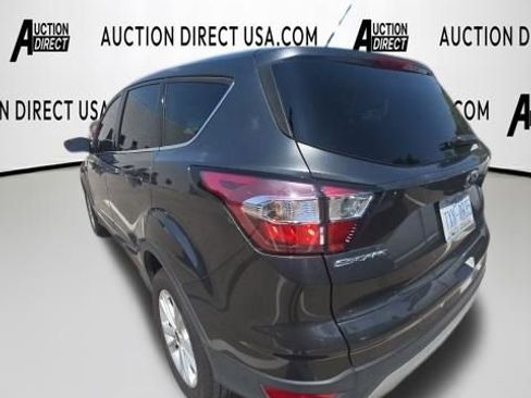 Used 2017 Ford Escape SE image 18