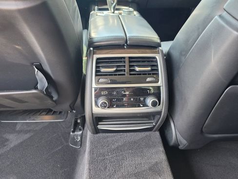 Used 2022 BMW 740i w/ Premium Package RWD image 15