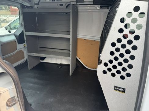 Used 2017 Ford Transit Connect XL FWD image 4