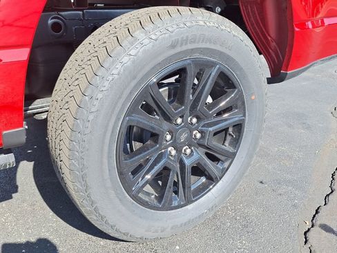 New 2025 Ford F150 Platinum w/ FX4 Off-Road Package image 32