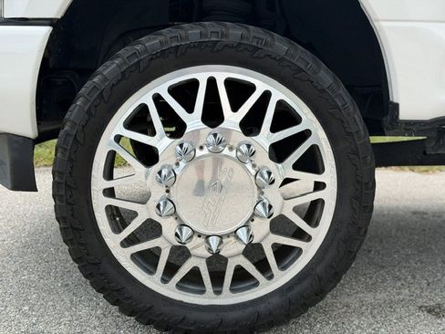 Used 2019 Ford F350 Platinum w/ Platinum Ultimate Package AWD/4WD image 10