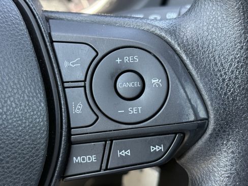 Used 2023 Toyota RAV4 LE FWD image 13
