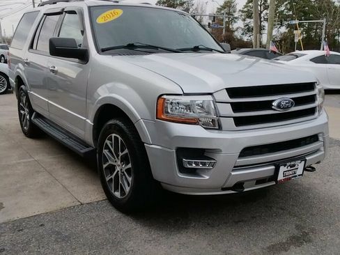 Used 2016 Ford Expedition XLT w/ Equipment Group 201A image 5
