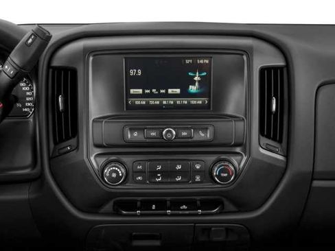 Used 2017 Chevrolet Silverado 1500 Custom w/ Custom Convenience Package AWD/4WD image 7