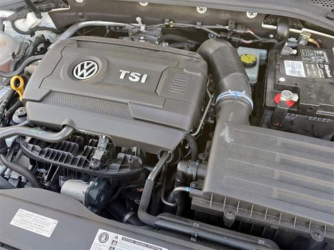 Used 2019 Volkswagen GTI SE image 7