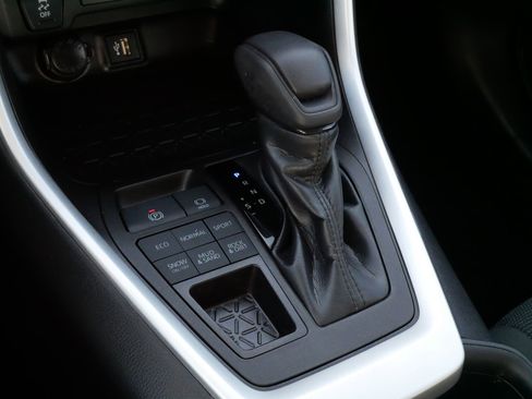 Used 2023 Toyota RAV4 LE image 24