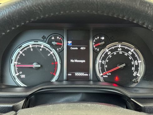 Used 2021 Toyota 4Runner TRD Off-Road Premium AWD/4WD image 26