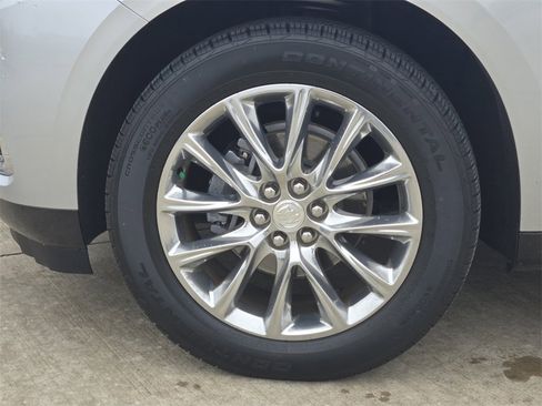 Used 2020 Buick Enclave Essence image 13